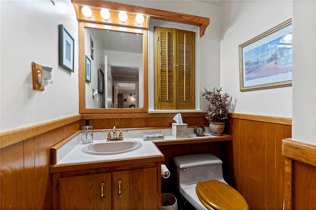 21 Oakglen Drive Oakmont, PA 15139 - Photo 19 of 50 a bathroom with a sink and a mirror