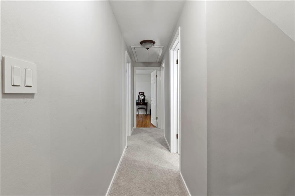 21 Oakglen Drive Oakmont, PA 15139 - Photo 26 of 50 a view of a hallway with closet