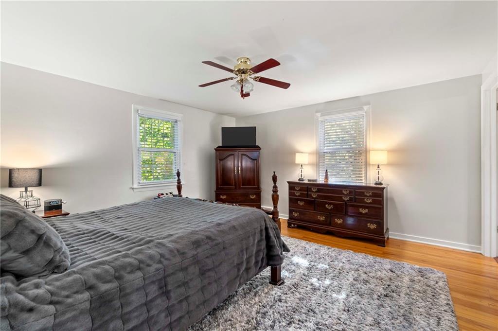 21 Oakglen Drive Oakmont, PA 15139 - Photo 32 of 50 a bedroom with a bed and a dresser