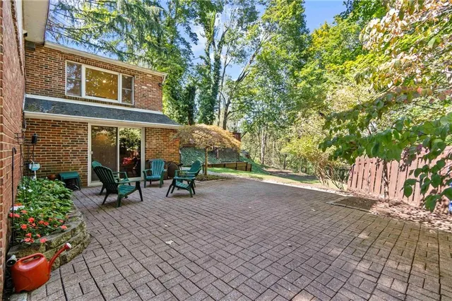 a view of front door and yard