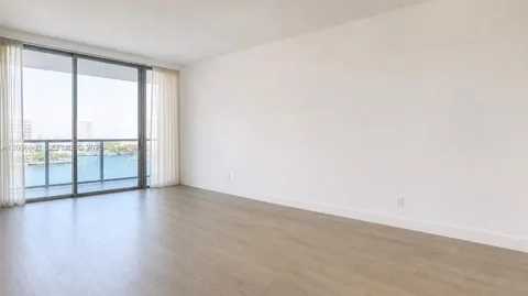 $4,950 | 900 Bay Drive, Unit 424, Miami Beach, FL 33141