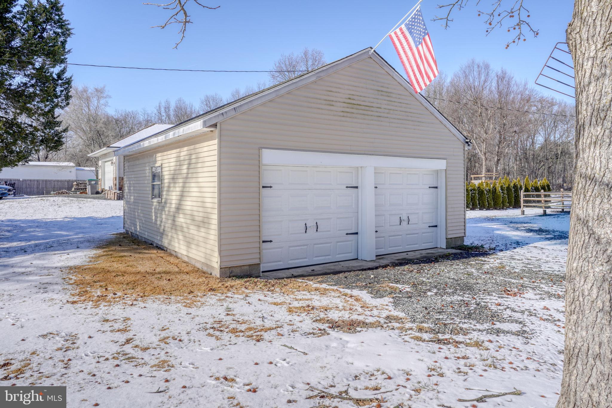 2613 Old County Road Newark, DE 19702 - Photo 14 of 50 2 Car Detached Garage with electric.
