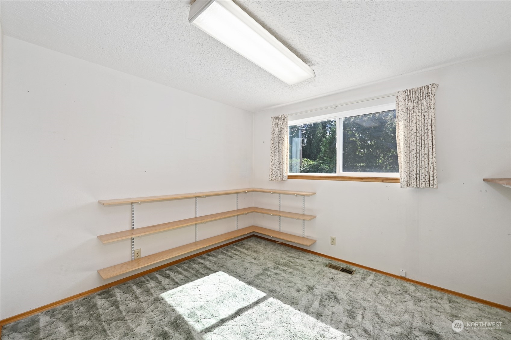 2203 Burley Drive Everett, WA 98208 - Photo 18 of 36