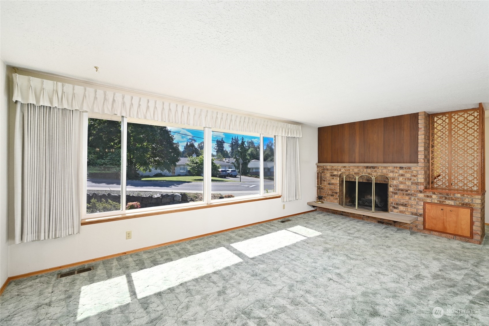 2203 Burley Drive Everett, WA 98208 - Photo 6 of 36