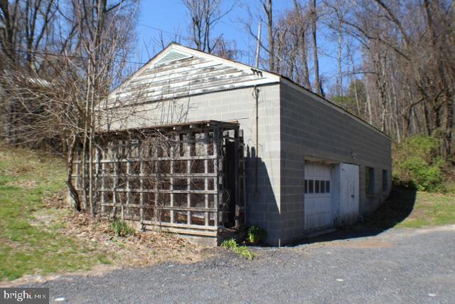 780 Church Lane Road Reading, PA 19606 - Photo 4 of 57 the garage