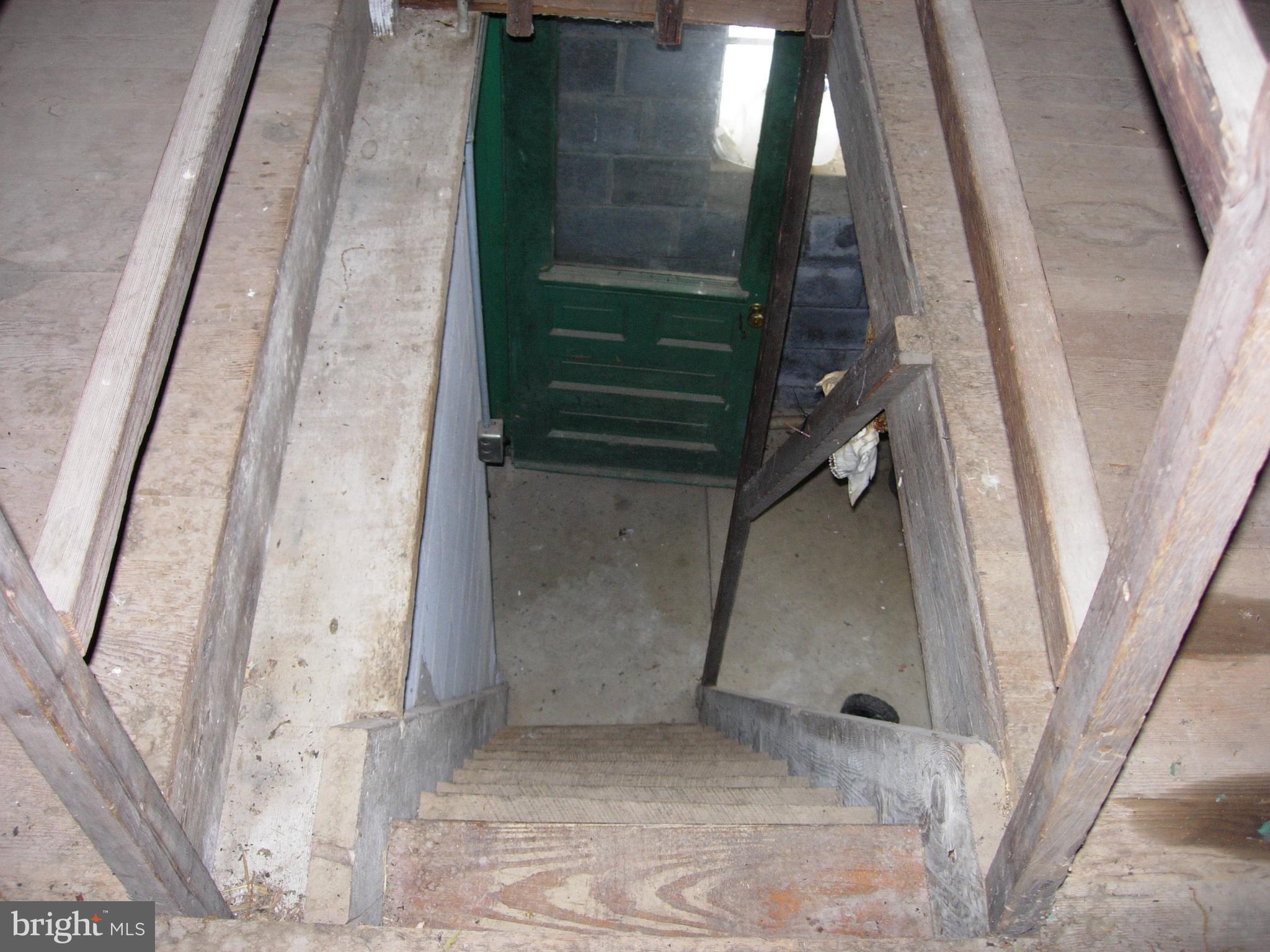 780 Church Lane Road Reading, PA 19606 - Photo 40 of 57 2nd floor garage looking down