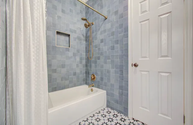 $209,000 | 11711 Memorial Drive, Unit 188, Houston, TX 77024