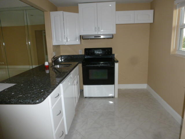2929 South Ocean Boulevard, Unit 411 Boca Raton, FL 33432 - Photo 2 of 11 (17).JPG