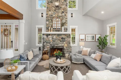 $4,285,000 | 20313 217th Avenue Northeast, Woodinville, WA 98077