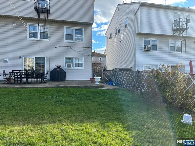 $629,000 | 17 A Garden Drive, Elmwood Park, NJ 07407