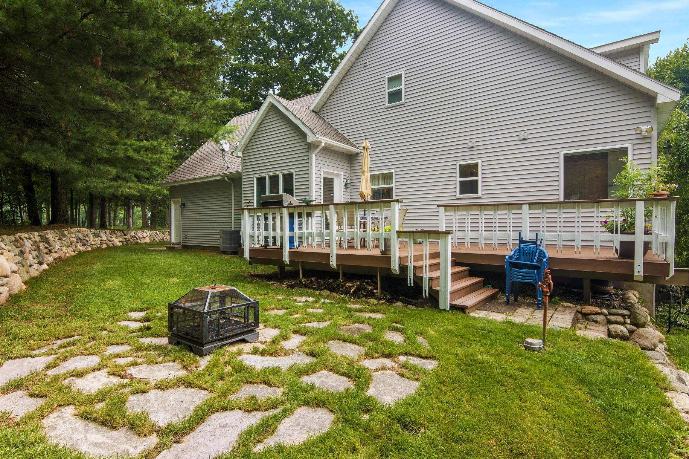 11541 Bluff Road Traverse City, MI 49686 - Photo 49 of 52 Gallery Image 49