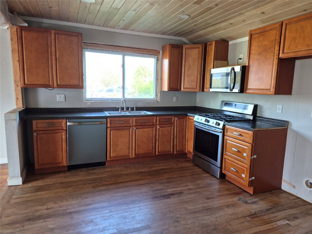 112 Overbrook Street Pickens, SC 29671 - Photo 15 of 19 This spacious kitchen offers ample cabinetry and modern appliances, creating a highly functional culinary space.