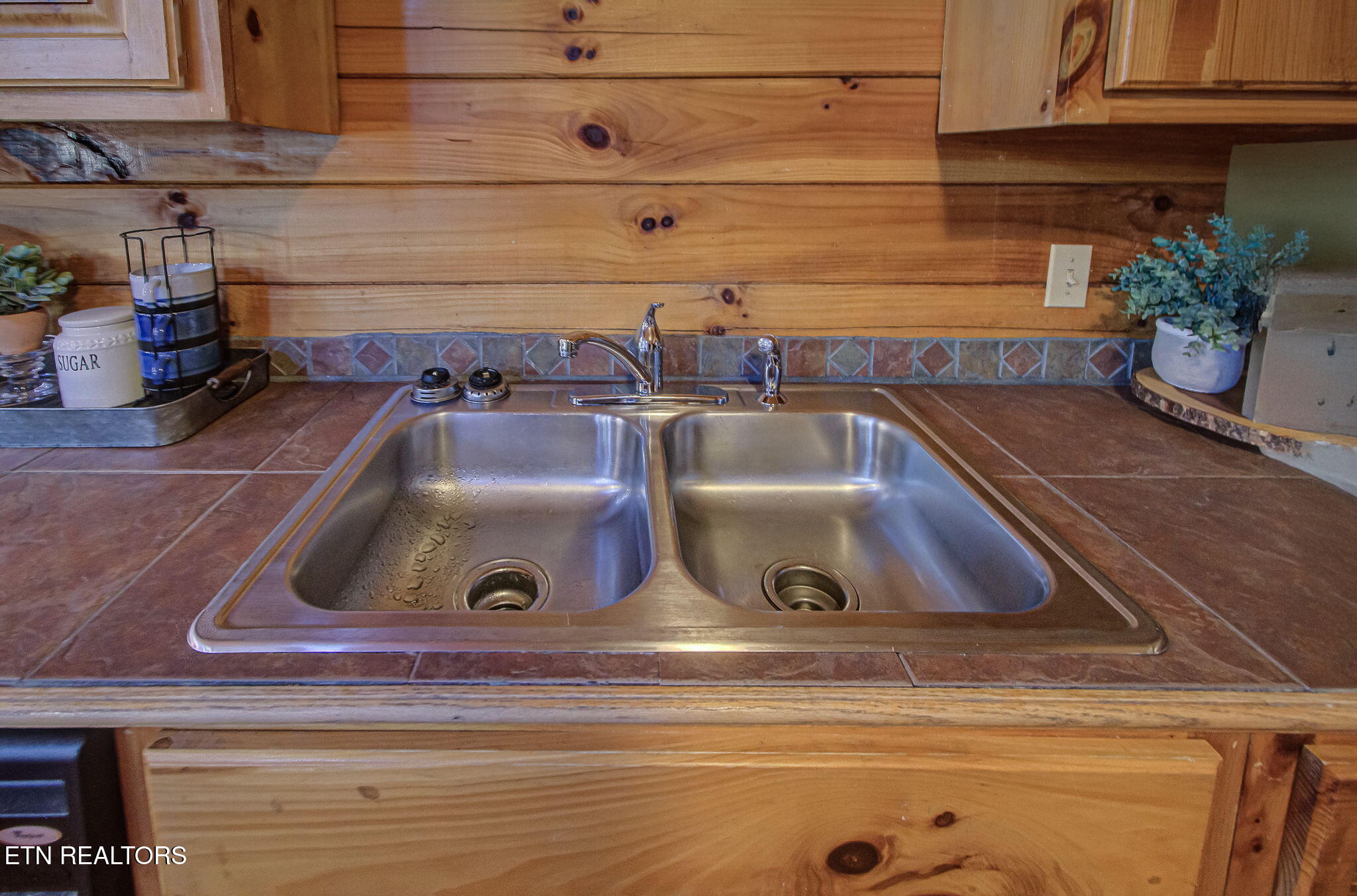 1548 Rainbow Ridge Way Sevierville, TN 37862 - Photo 17 of 46 Double Basin