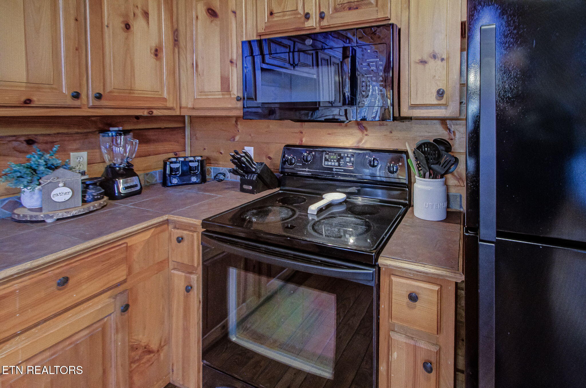 1548 Rainbow Ridge Way Sevierville, TN 37862 - Photo 19 of 46 Self Cleaning Oven