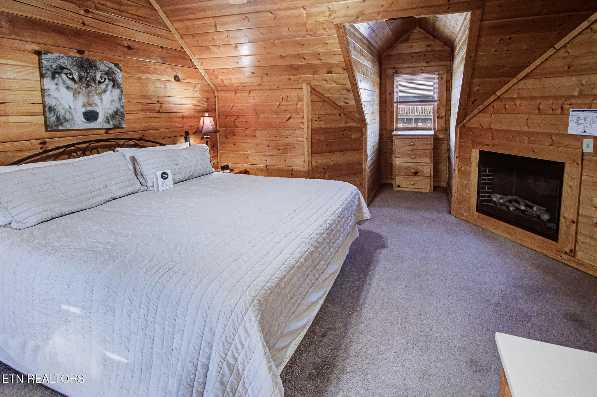 1548 Rainbow Ridge Way Sevierville, TN 37862 - Photo 28 of 46 Upper Level In-suite Bedroom 3