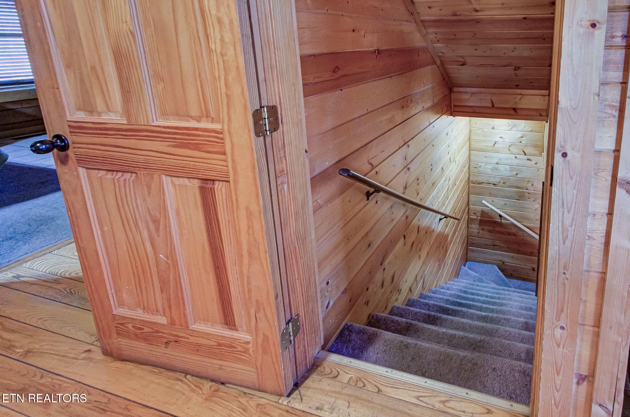 1548 Rainbow Ridge Way Sevierville, TN 37862 - Photo 33 of 46 Stairwell To Lower Level