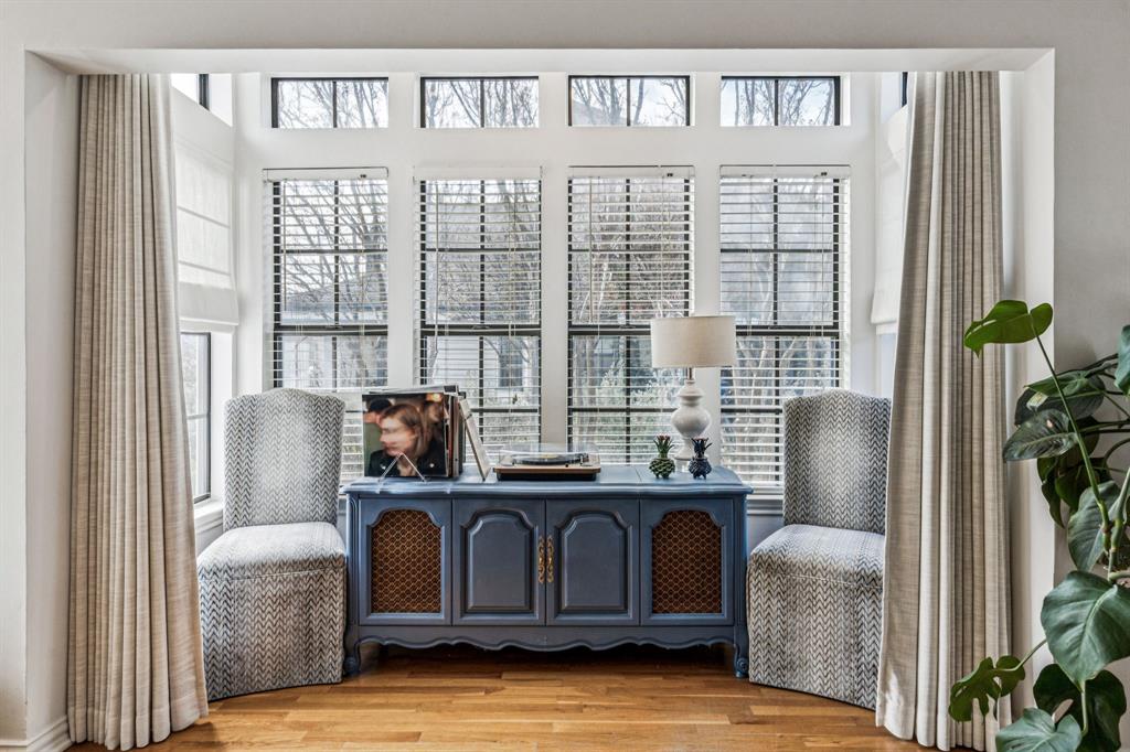 3635 Bryan Street Dallas, TX 75204 - Photo 11 of 40 a dining room with furniture and window