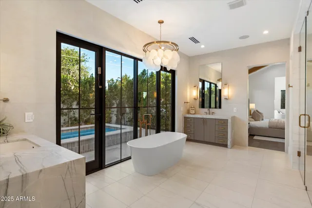 $12,995,888 | 6733 East Exeter Boulevard, Scottsdale, AZ 85251