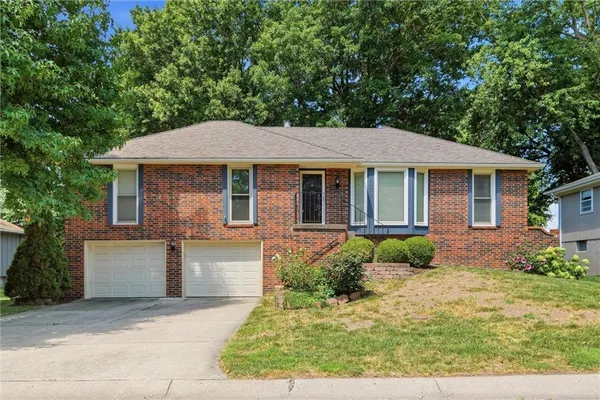 $275,000 | 2728 Queen Ridge Drive, Independence, MO 64055