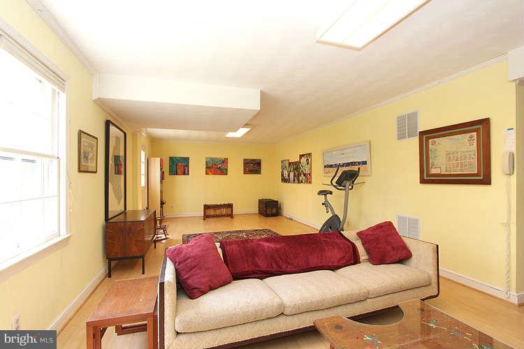5541 Mohican Road Bethesda, MD 20816 - Photo 18 of 28 Family Room