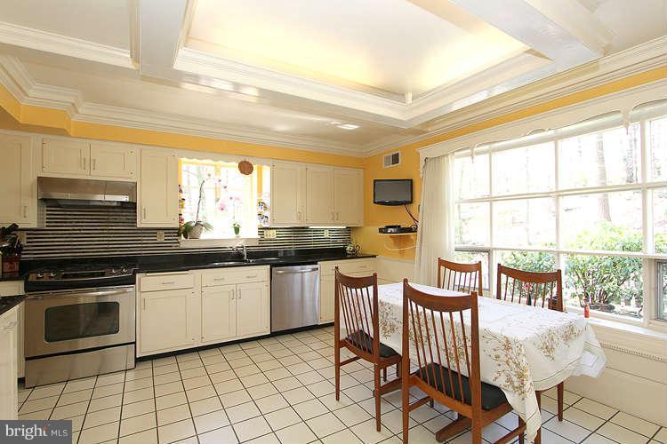 5541 Mohican Road Bethesda, MD 20816 - Photo 8 of 28 Kitchen