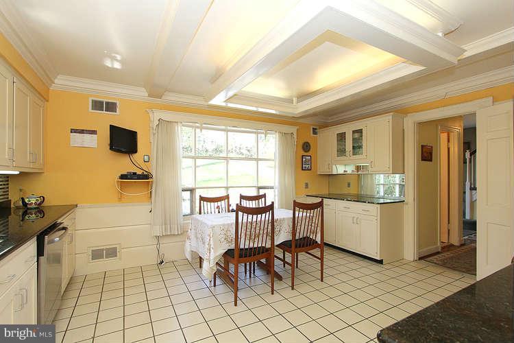5541 Mohican Road Bethesda, MD 20816 - Photo 9 of 28 Kitchen