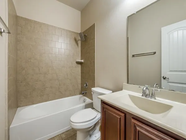 $1,895 | 1312 Silver Maple Lane, Royse City, TX 75189
