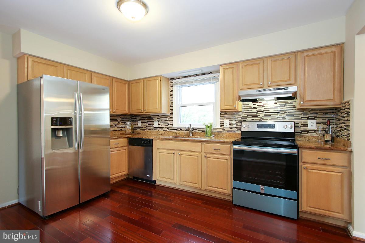 1314 Shallow Ford Road Herndon, VA 20170 - Photo 6 of 28 Kitchen