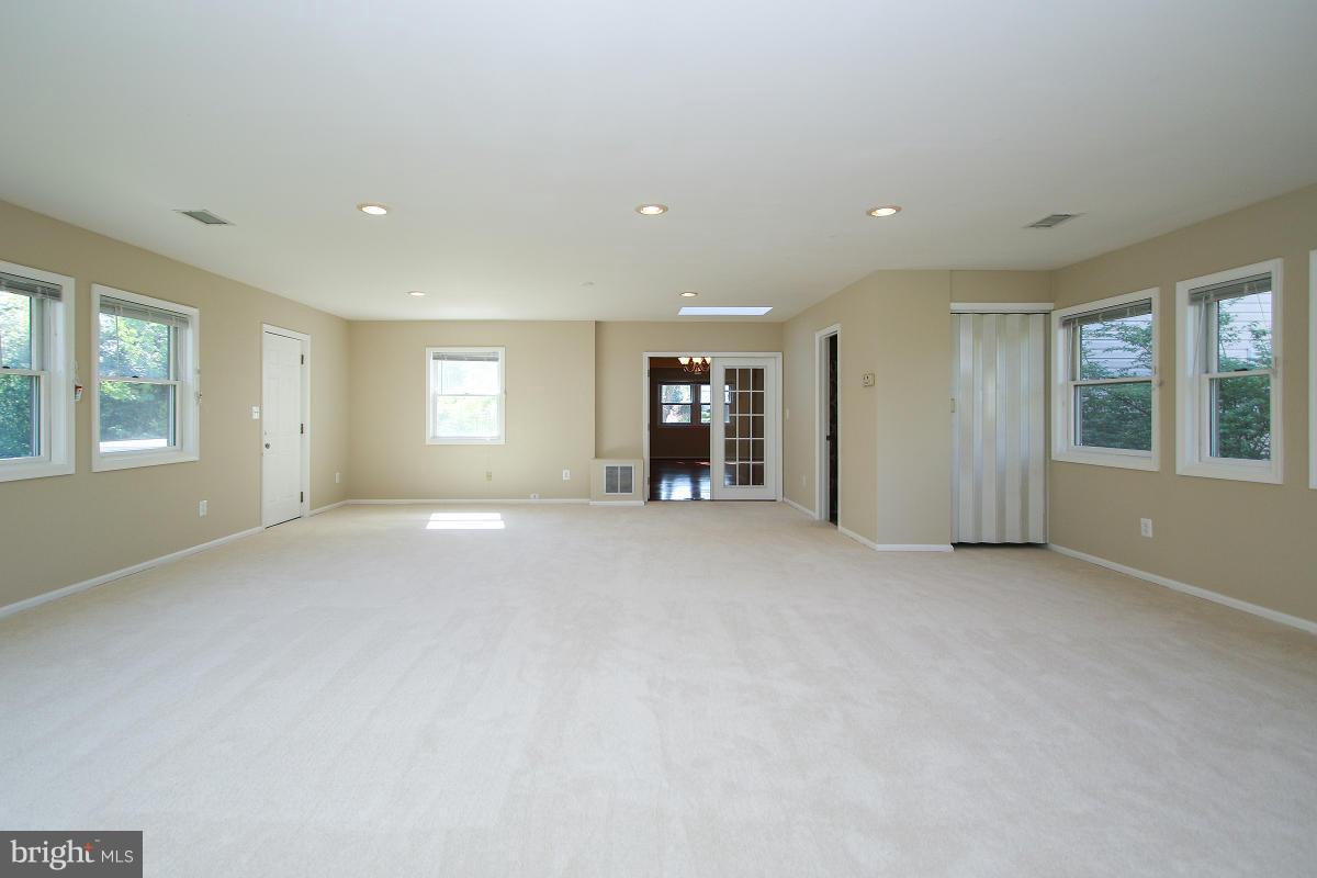 1314 Shallow Ford Road Herndon, VA 20170 - Photo 10 of 28 Many Uses including Main Floor Master Suite