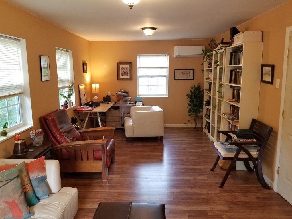 116 Glendale Road Amherst, MA 01002 - Photo 6 of 13 Gallery Image 6