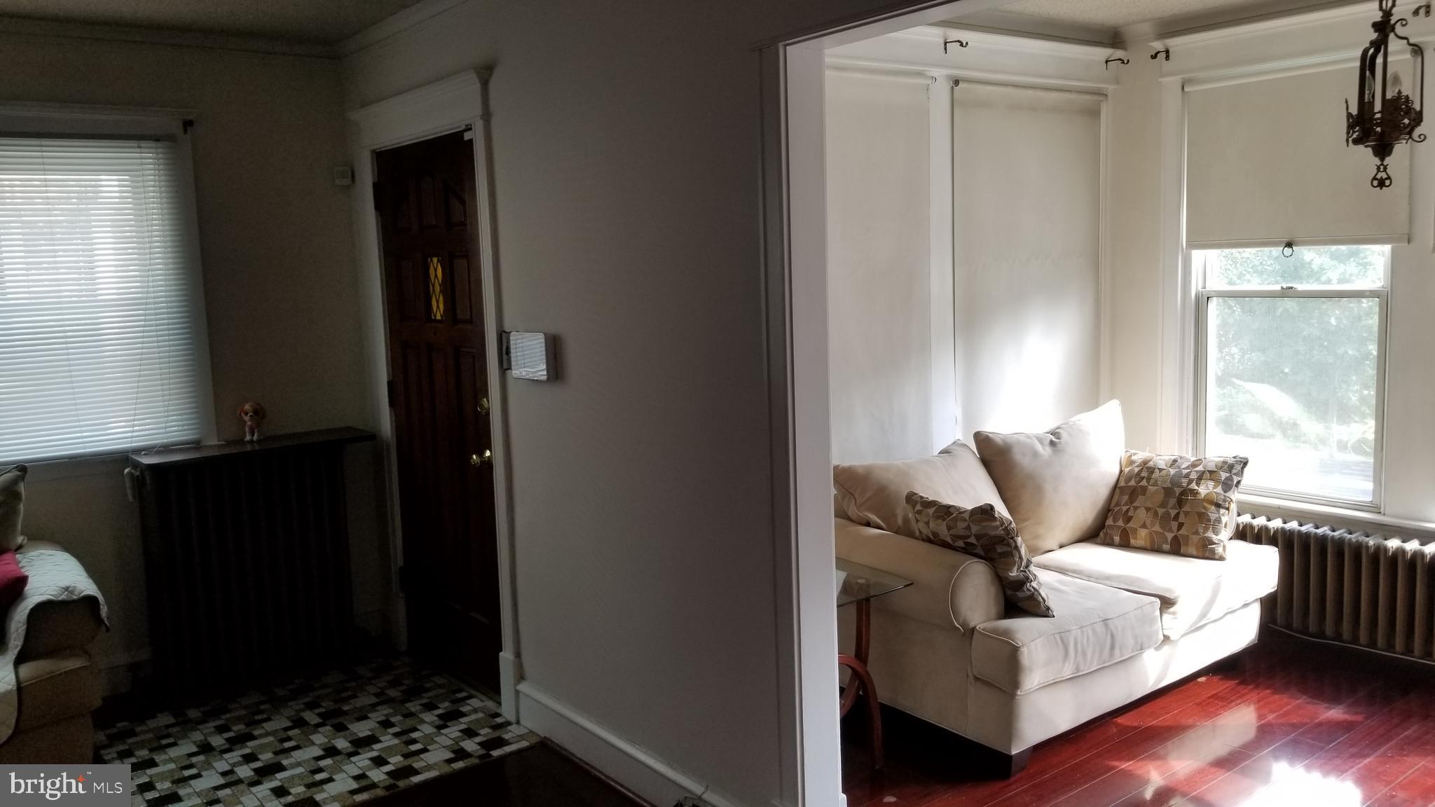 208 Glencoe Road Upper Darby, PA 19082 - Photo 3 of 21 Gallery Image 3