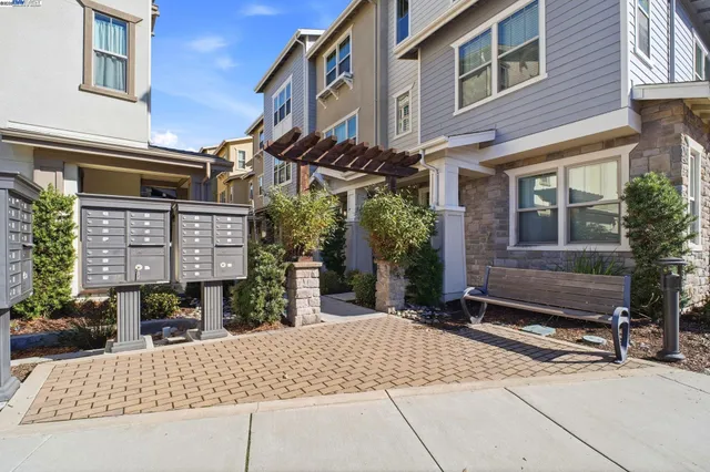 $1,185,000 | 155 Branta Common, Fremont, CA 94539