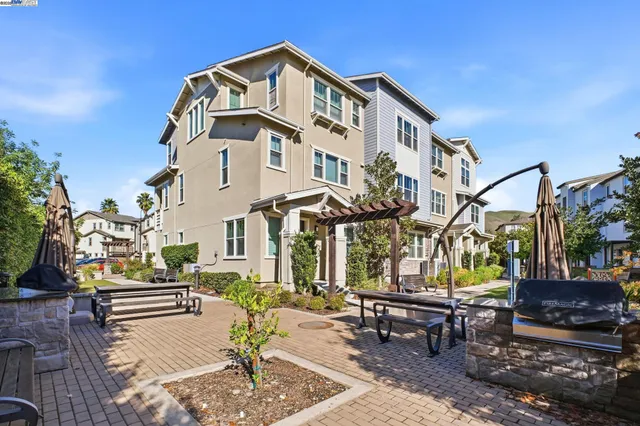 $1,185,000 | 155 Branta Common, Fremont, CA 94539
