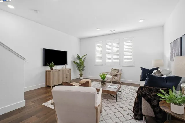 $1,185,000 | 155 Branta Common, Fremont, CA 94539