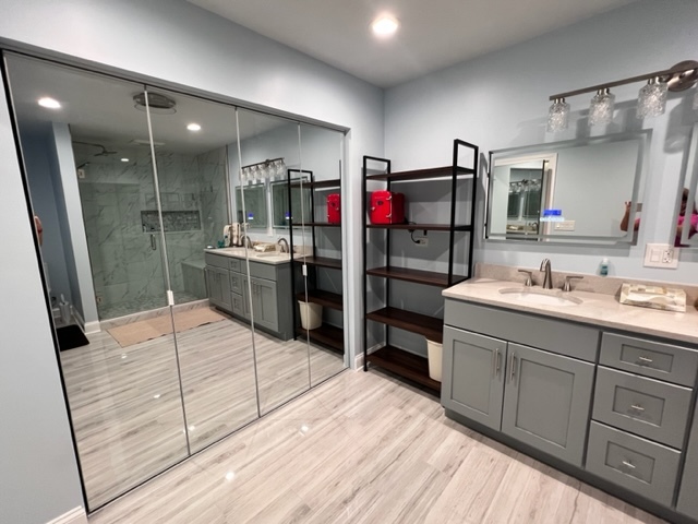 1006 North Delphia Avenue Park Ridge, IL 60068 - Photo 13 of 28 a bathroom with a sink and a mirror
