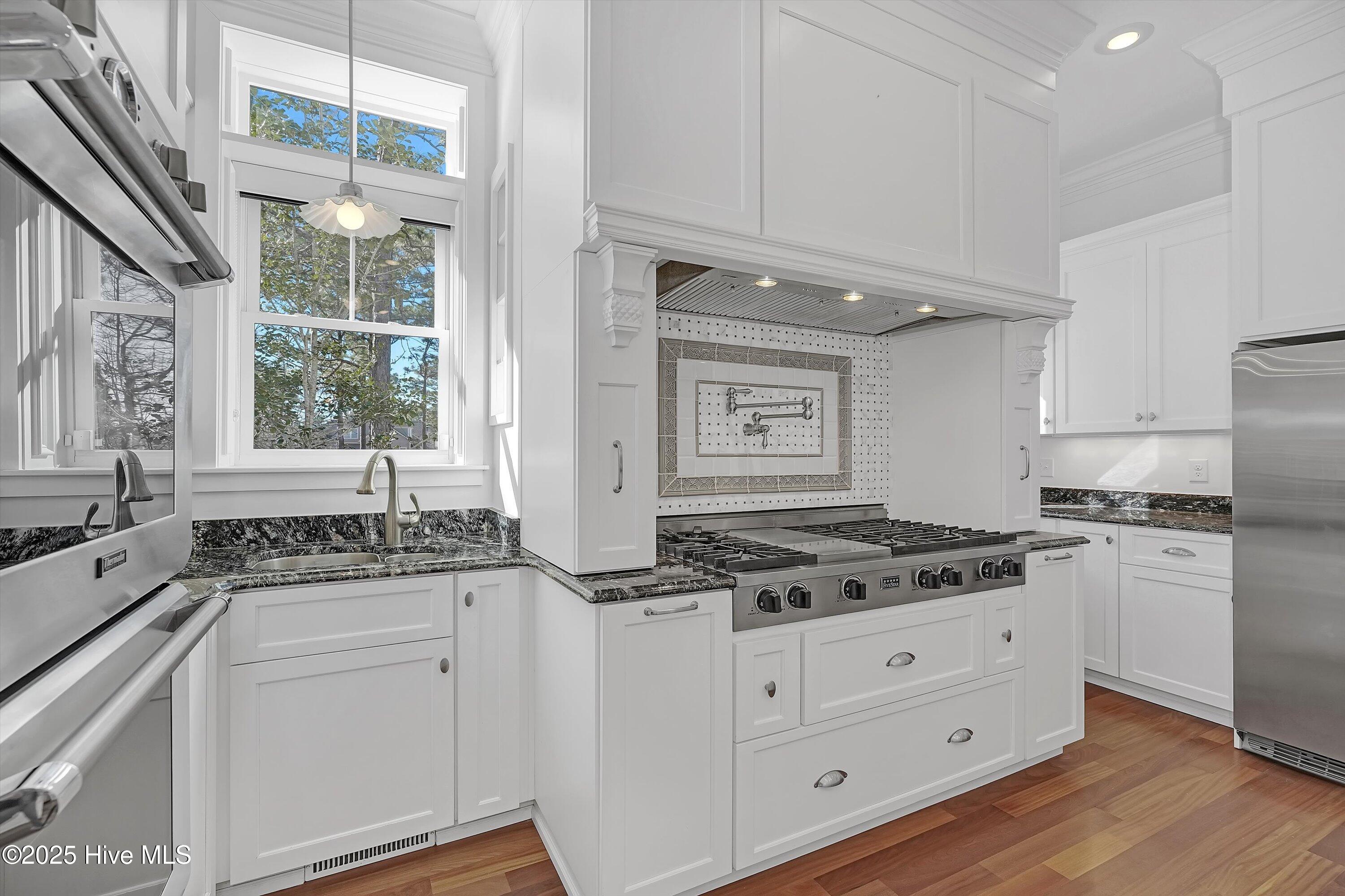 354 River Wynd Drive Shallotte, NC 28470 - Photo 29 of 80 kitchen