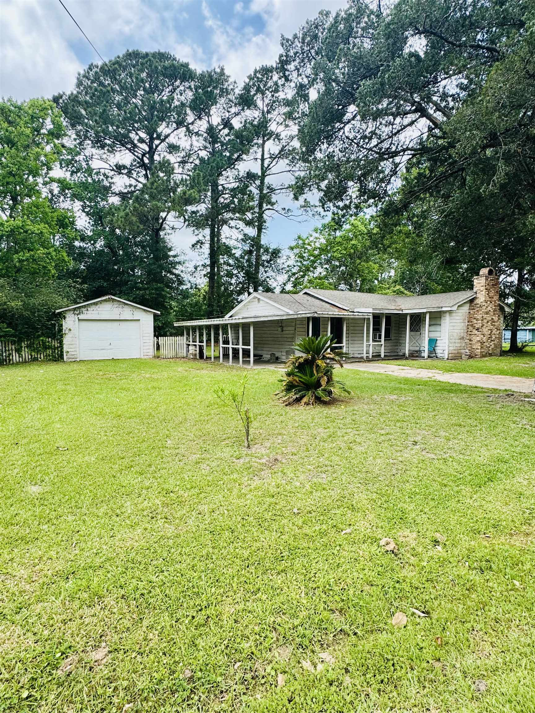 1008 West Ave B Silsbee, TX 77656 - Photo 1 of 10