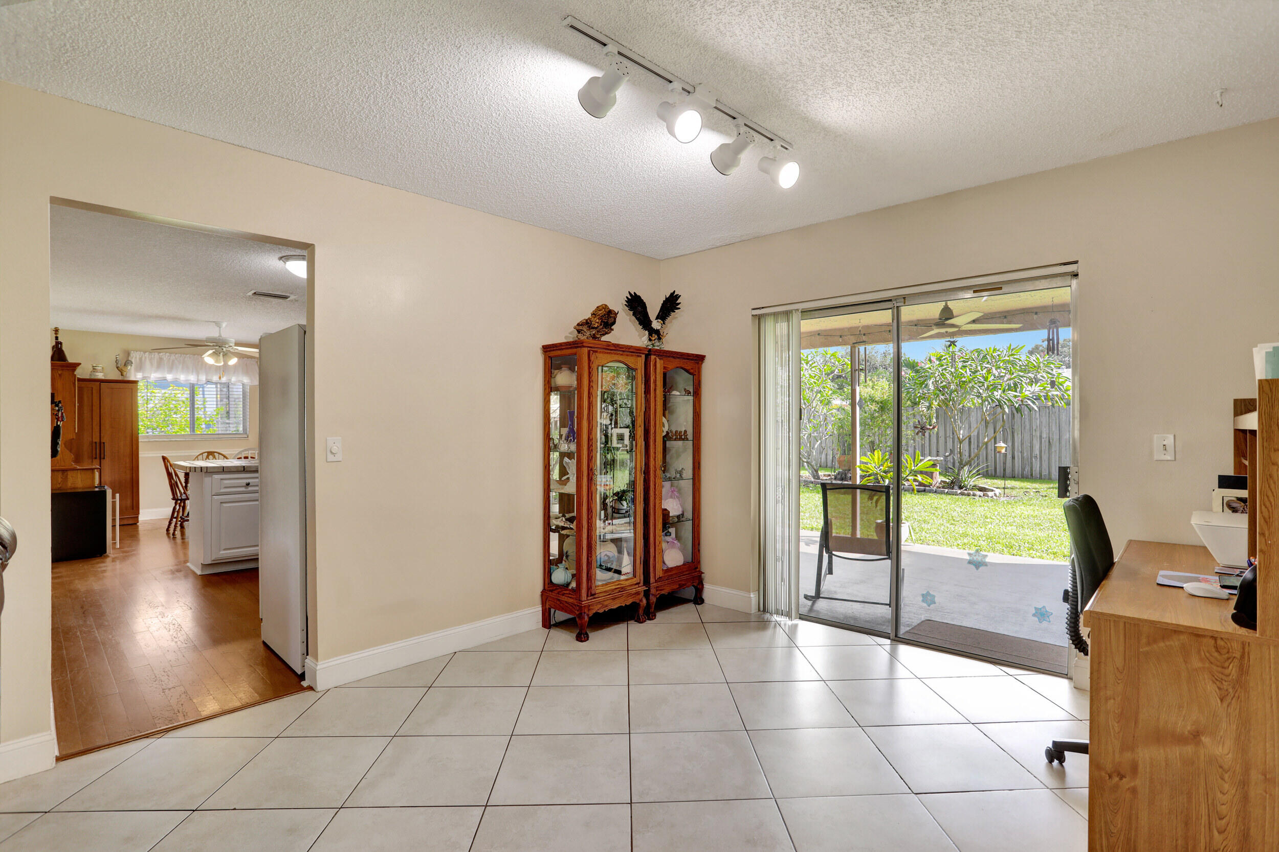 11202 Landsman Street Boca Raton, FL 33428 - Photo 6 of 40 Dining room