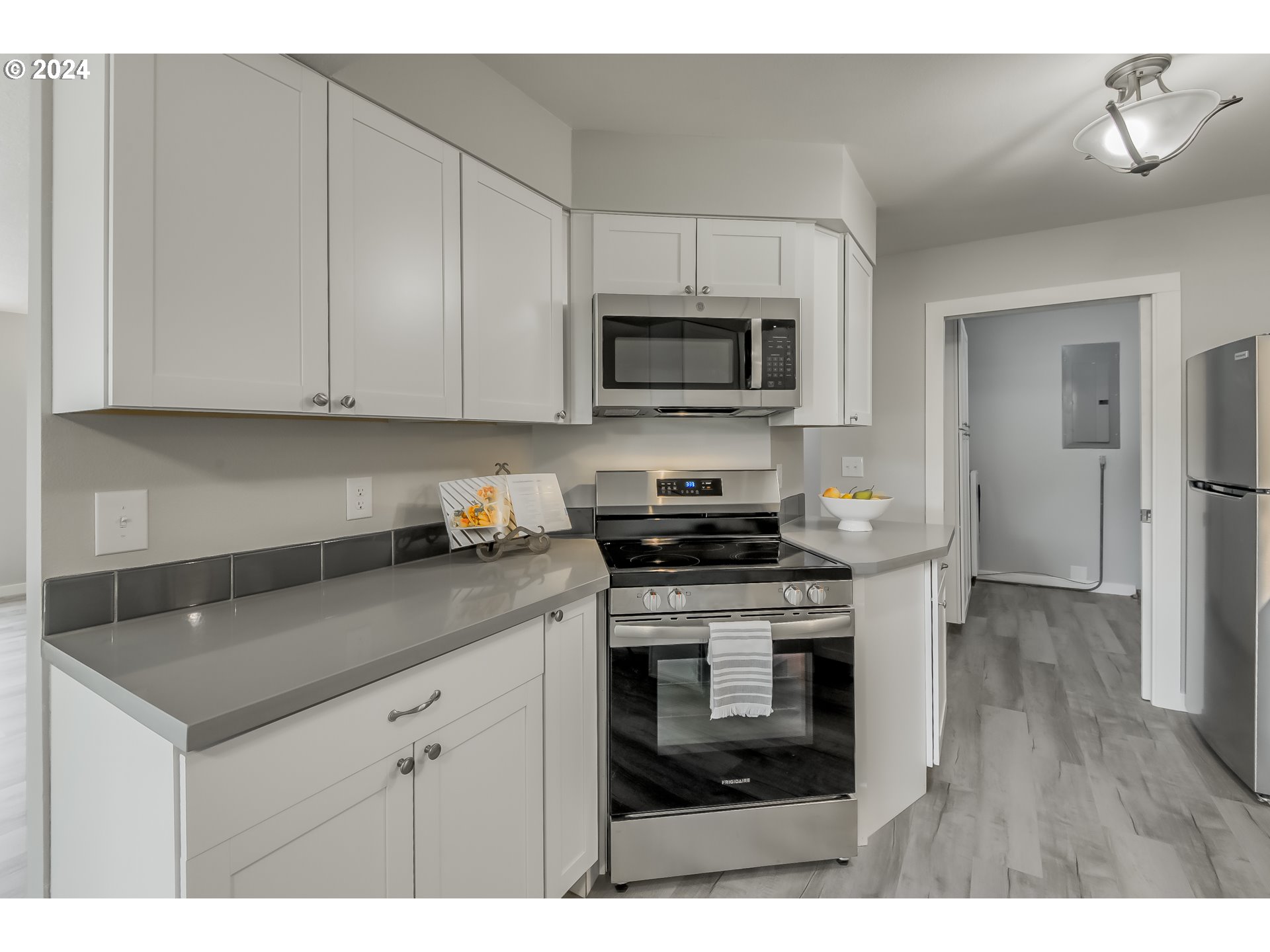 14575 Southwest Walker Road, Unit C15 Beaverton, OR 97006 - Photo 11 of 27 Gallery Image 11
