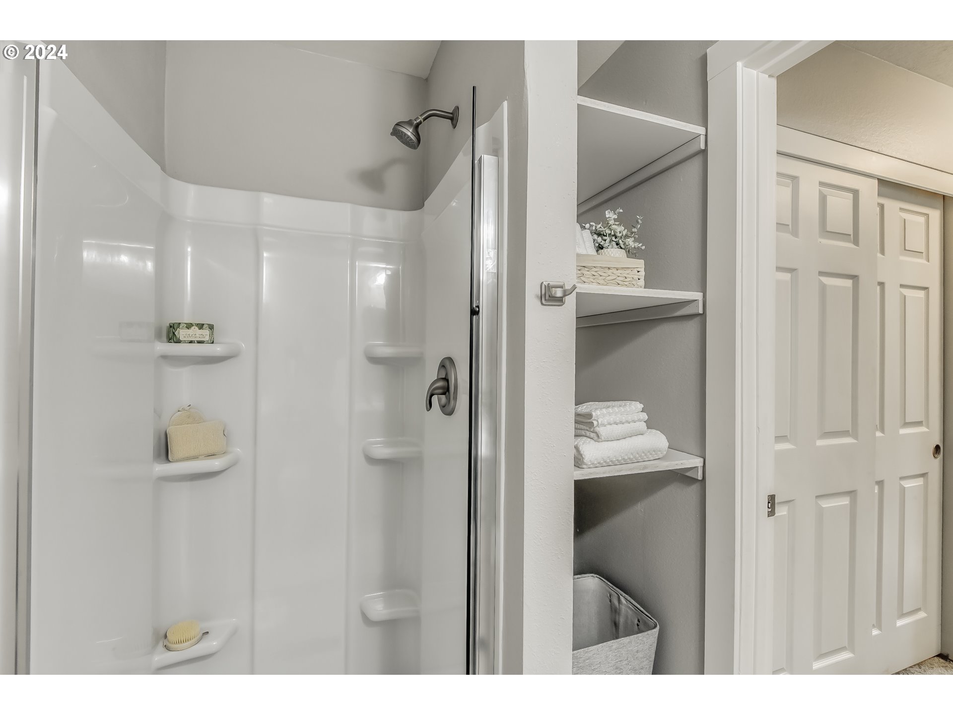 14575 Southwest Walker Road, Unit C15 Beaverton, OR 97006 - Photo 22 of 27 Gallery Image 22