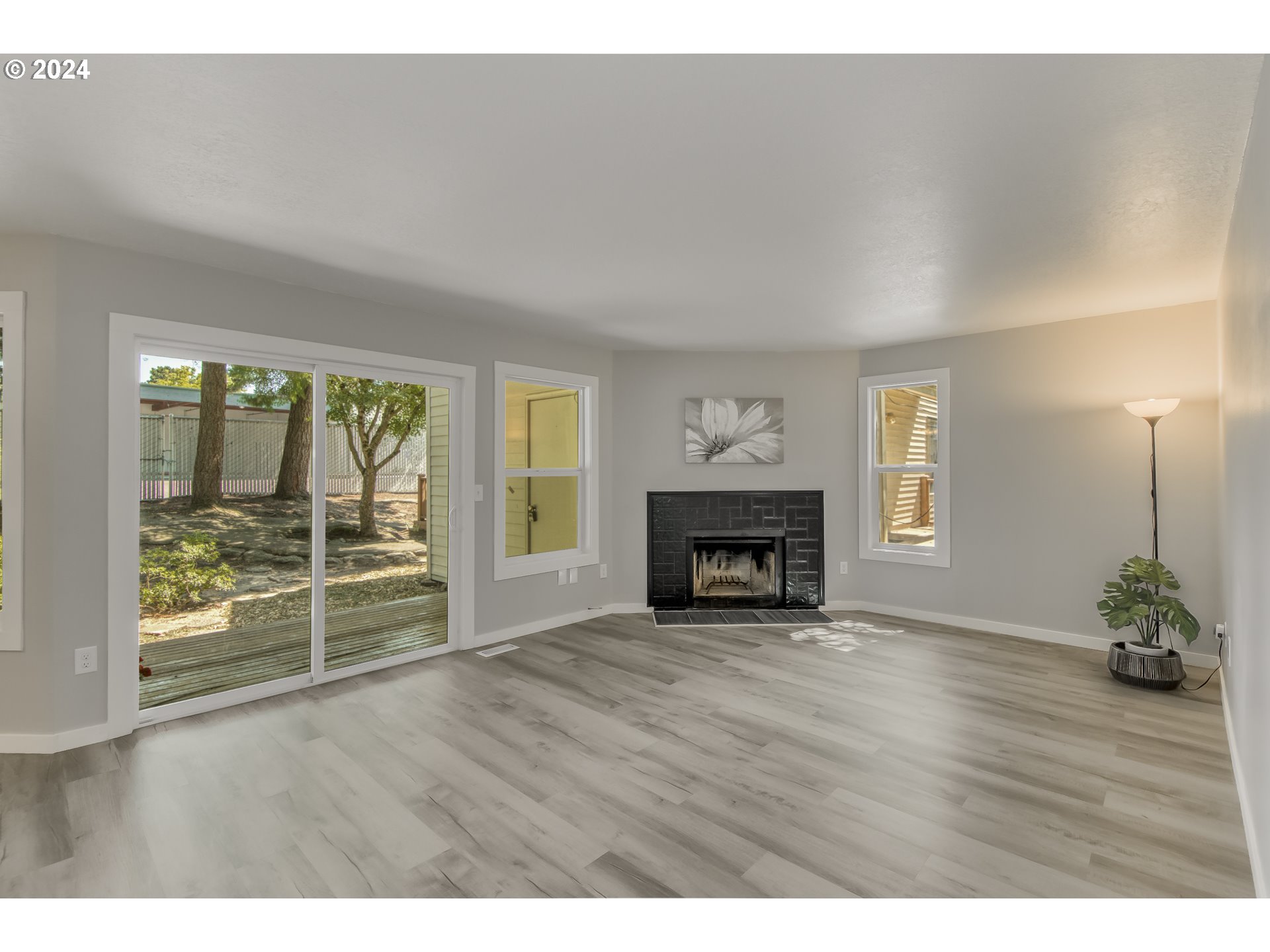 14575 Southwest Walker Road, Unit C15 Beaverton, OR 97006 - Photo 4 of 27 Gallery Image 4