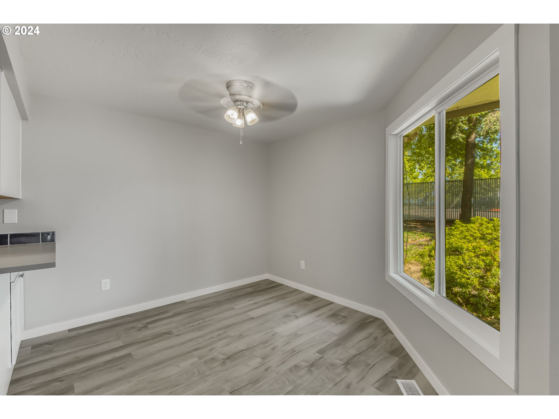 14575 Southwest Walker Road, Unit C15 Beaverton, OR 97006 - Photo 7 of 27 Gallery Image 7