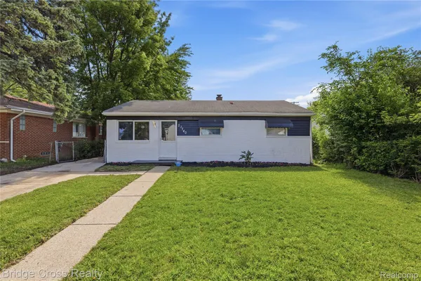 $145,000 | 21740 Wellington Avenue, Warren, MI 48089