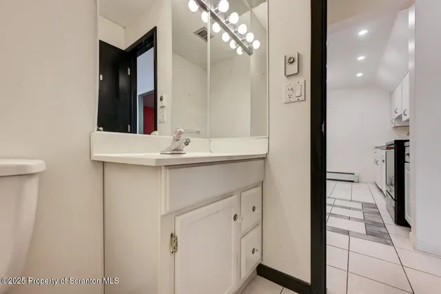 $340,000 | 162 Edgewood Drive East, Clarks Summit, PA 18411