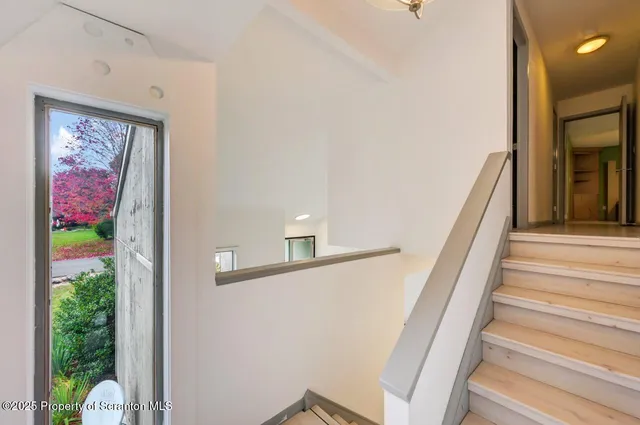 $340,000 | 162 Edgewood Drive East, Clarks Summit, PA 18411