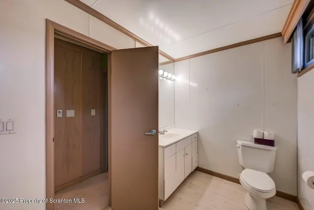 $340,000 | 162 Edgewood Drive East, Clarks Summit, PA 18411