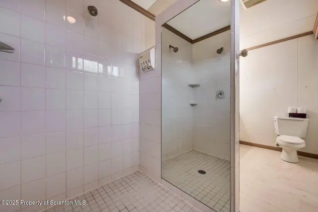 $340,000 | 162 Edgewood Drive East, Clarks Summit, PA 18411