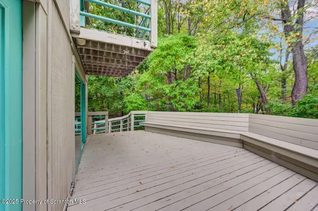 $340,000 | 162 Edgewood Drive East, Clarks Summit, PA 18411