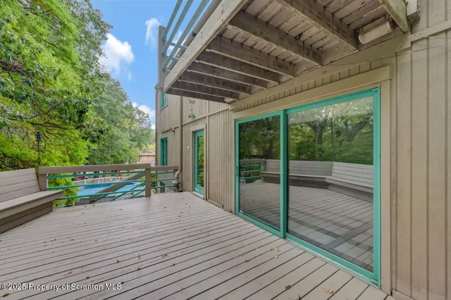 $340,000 | 162 Edgewood Drive East, Clarks Summit, PA 18411