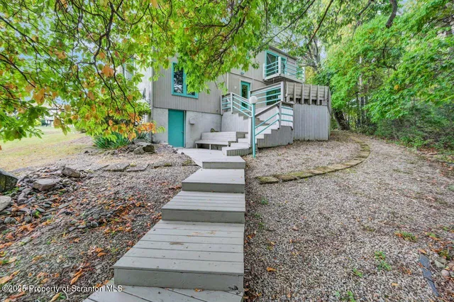 $340,000 | 162 Edgewood Drive East, Clarks Summit, PA 18411